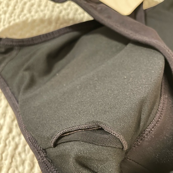 Fabletics On-The-Go Sports Bra II - BLACK - S/6 - Picture 6 of 6